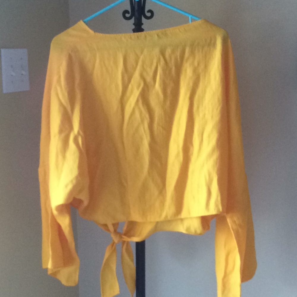 TOPSHOP Flare Sleeve Top with Tie Front -NWT - Picture 2 of 7